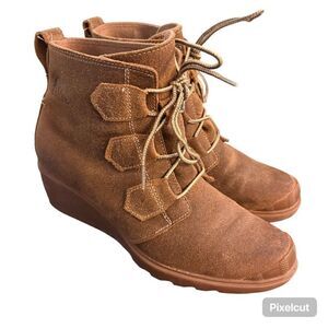 Sorel Winter Tan Lace Up Booties. Size 9
